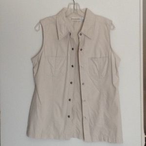 Kathy Ireland Tan shirt Sz M snap front sleeveless